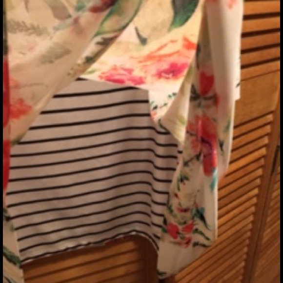 Emaline Woman Flowery Tunic - Picture 6 of 8